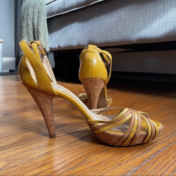 Tan and yellow strappy heels - Picture 3 of 6